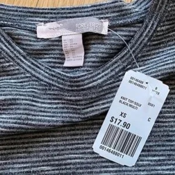 NWT Forever 21 Striped Asymmetrical Hem Short Sleeve Tunic Top Black White Sz XS - Picture 3 of 6